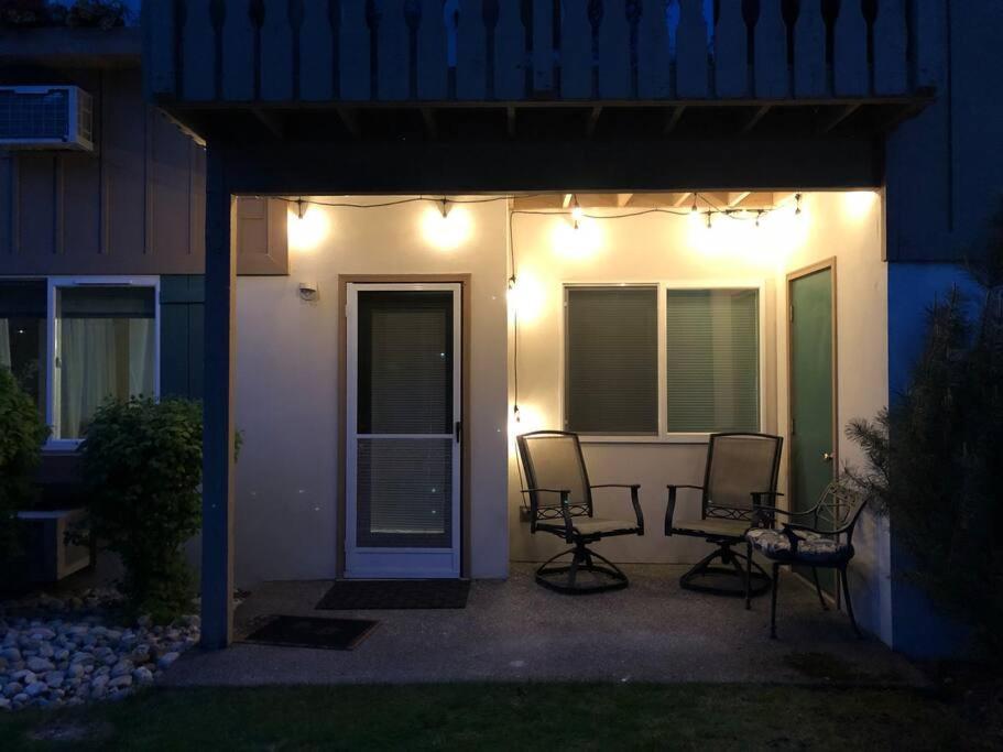 شقة Walk To Downtown Leavenworth * Sleeps 6 + Pets * Ground Level Gem! المظهر الخارجي الصورة