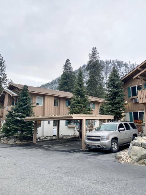 شقة Walk To Downtown Leavenworth * Sleeps 6 + Pets * Ground Level Gem! المظهر الخارجي الصورة