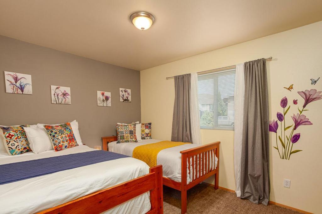 شقة Walk To Downtown Leavenworth * Sleeps 6 + Pets * Ground Level Gem! المظهر الخارجي الصورة