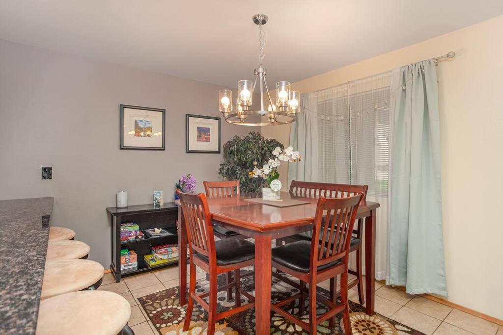 شقة Walk To Downtown Leavenworth * Sleeps 6 + Pets * Ground Level Gem! المظهر الخارجي الصورة