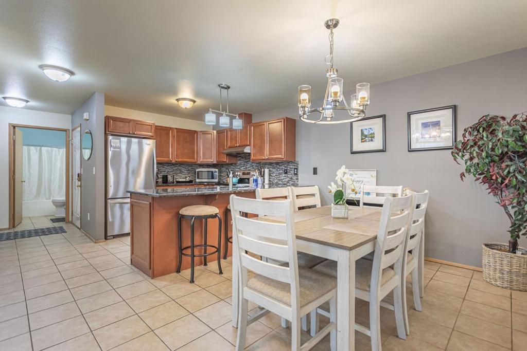 شقة Walk To Downtown Leavenworth * Sleeps 6 + Pets * Ground Level Gem! المظهر الخارجي الصورة
