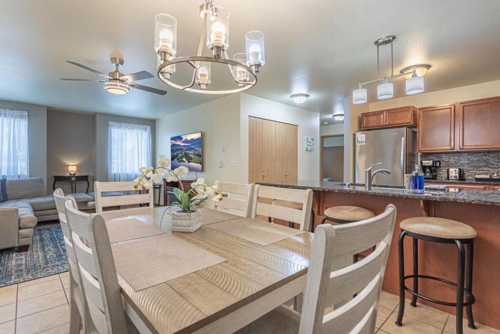 شقة Walk To Downtown Leavenworth * Sleeps 6 + Pets * Ground Level Gem! المظهر الخارجي الصورة